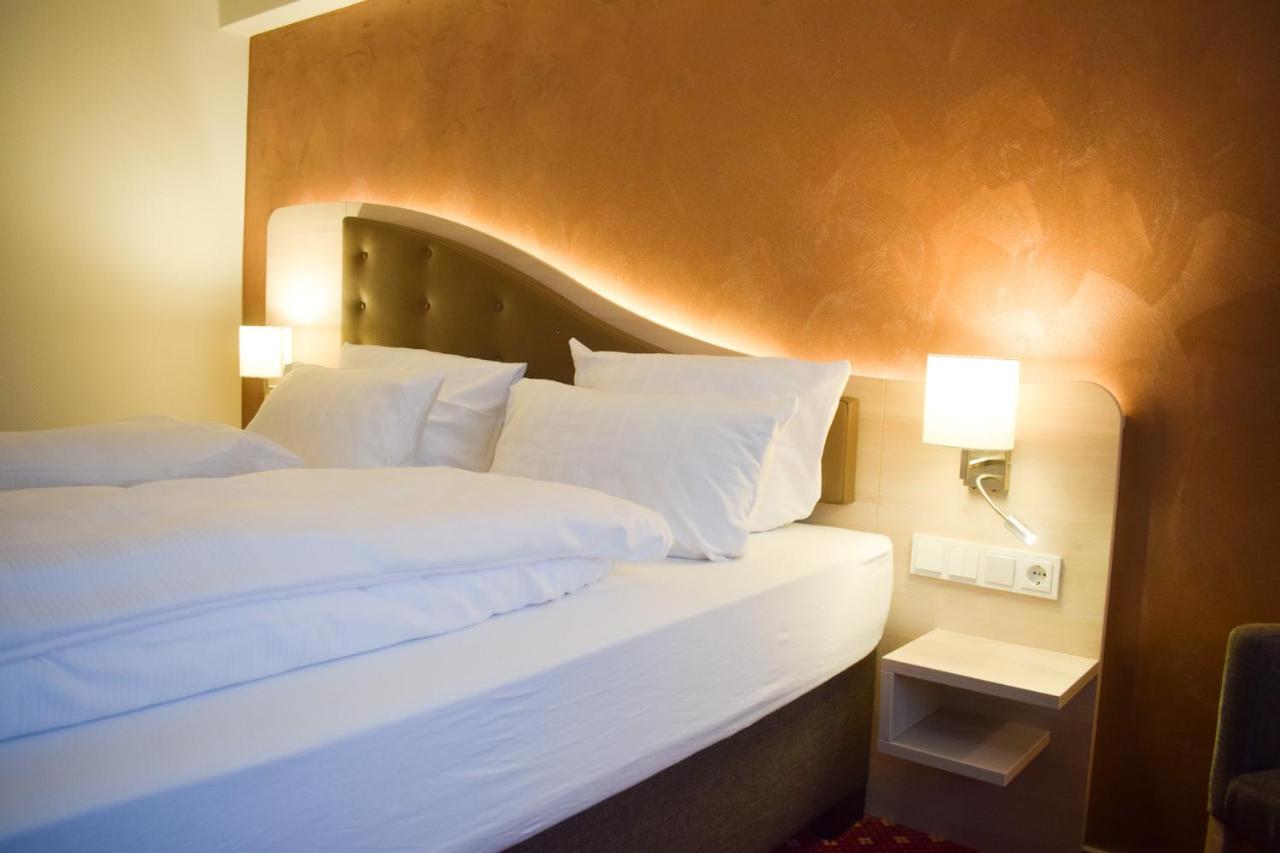 Akzent Hotel Jonathan ลิพพ์ชตัดท์ ภายนอก รูปภาพ