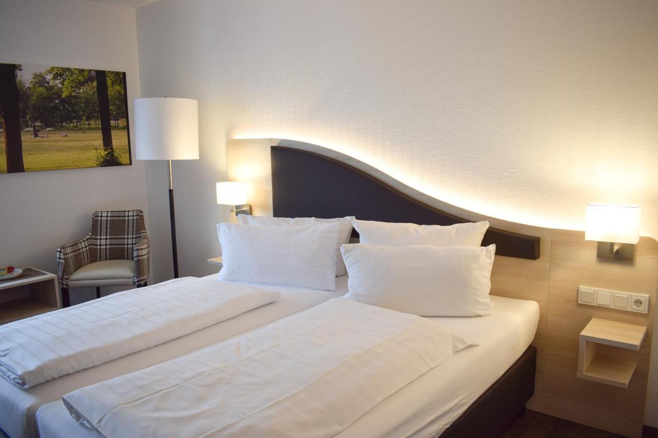 Akzent Hotel Jonathan ลิพพ์ชตัดท์ ภายนอก รูปภาพ