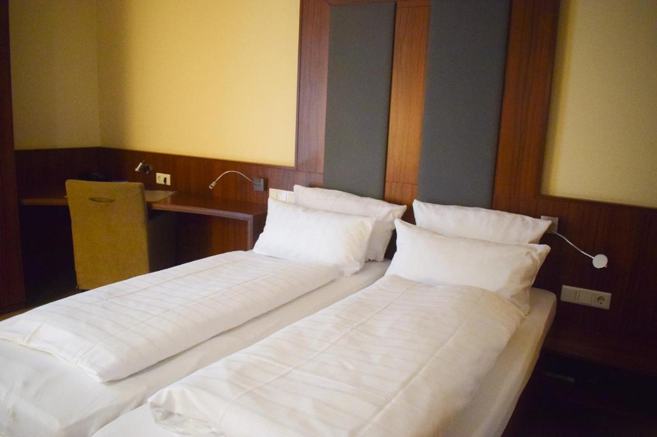 Akzent Hotel Jonathan ลิพพ์ชตัดท์ ภายนอก รูปภาพ