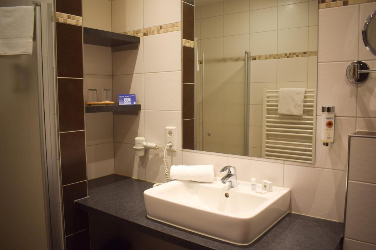 Akzent Hotel Jonathan ลิพพ์ชตัดท์ ภายนอก รูปภาพ