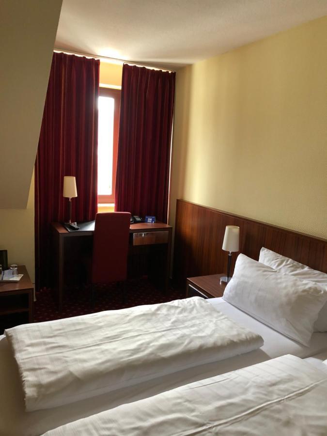 Akzent Hotel Jonathan ลิพพ์ชตัดท์ ภายนอก รูปภาพ