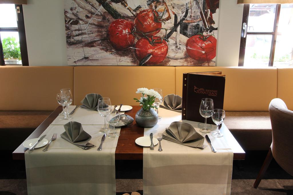 Akzent Hotel Jonathan ลิพพ์ชตัดท์ ภายนอก รูปภาพ