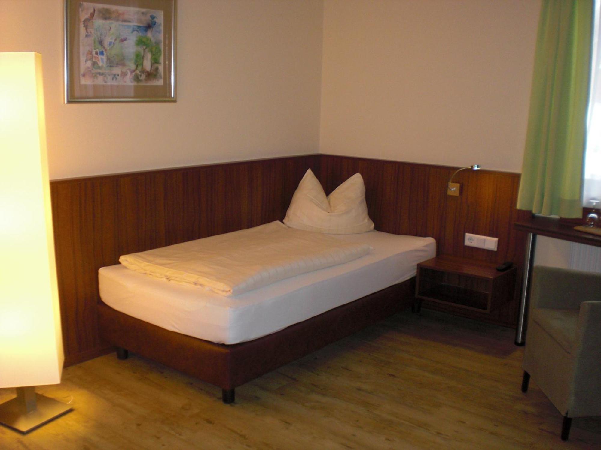 Akzent Hotel Jonathan ลิพพ์ชตัดท์ ภายนอก รูปภาพ