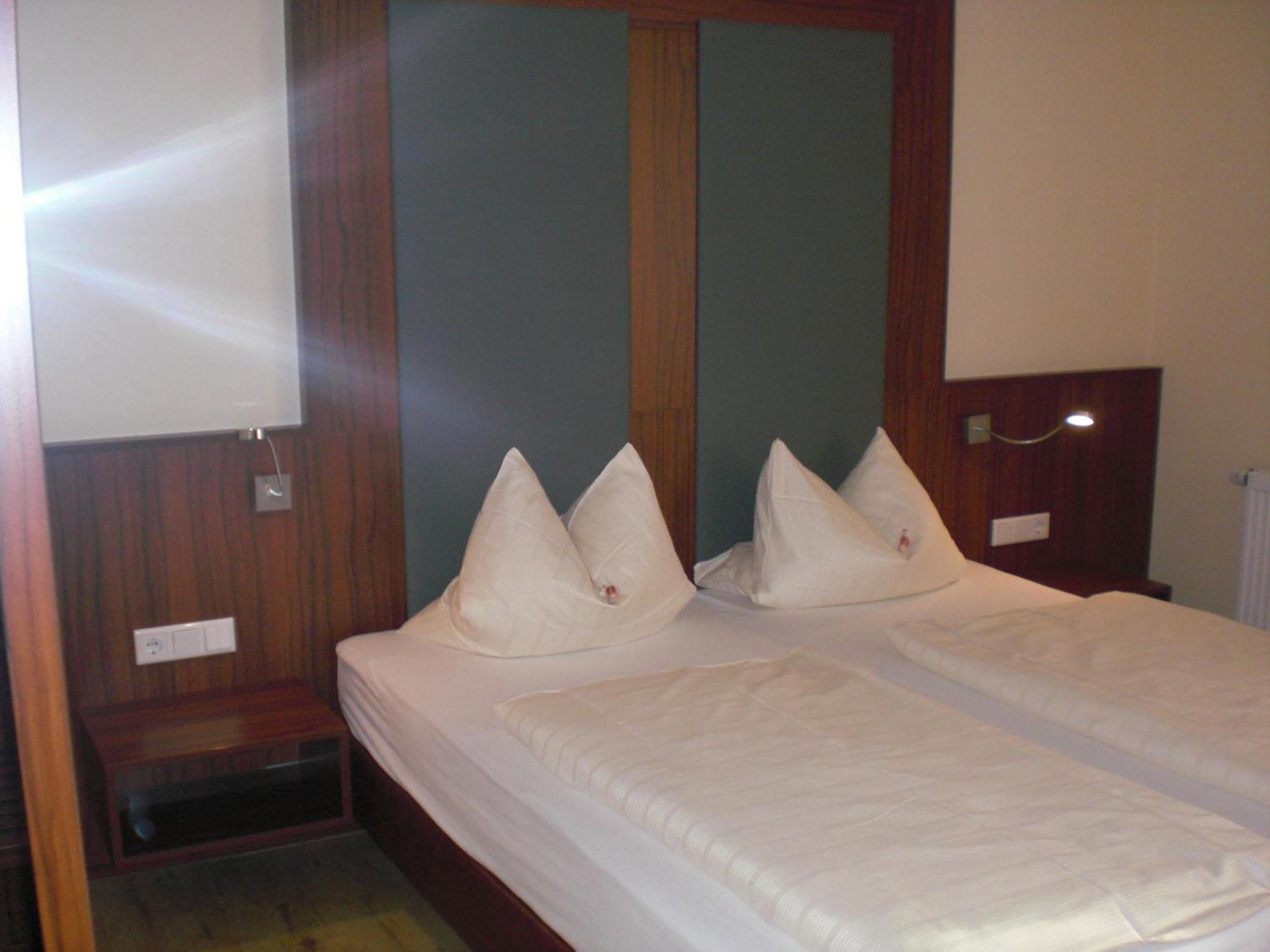 Akzent Hotel Jonathan ลิพพ์ชตัดท์ ภายนอก รูปภาพ