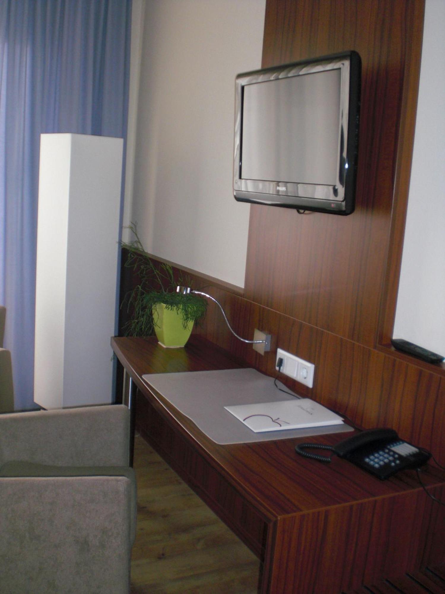 Akzent Hotel Jonathan ลิพพ์ชตัดท์ ภายนอก รูปภาพ