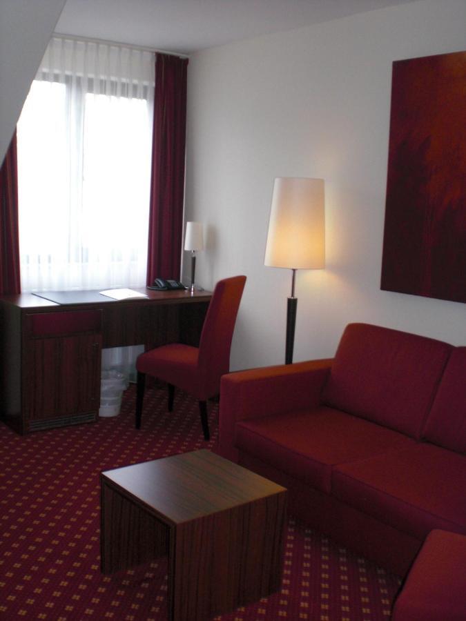 Akzent Hotel Jonathan ลิพพ์ชตัดท์ ภายนอก รูปภาพ